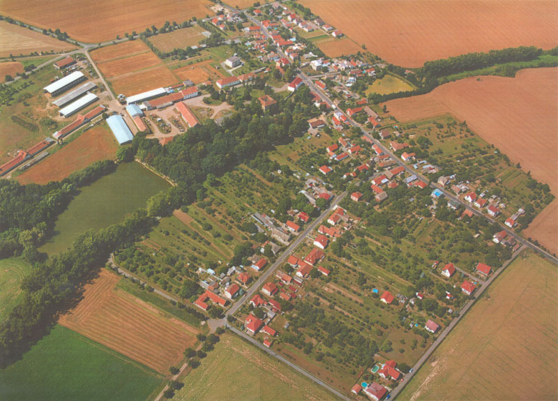 Letecký pohled na obec Kluky